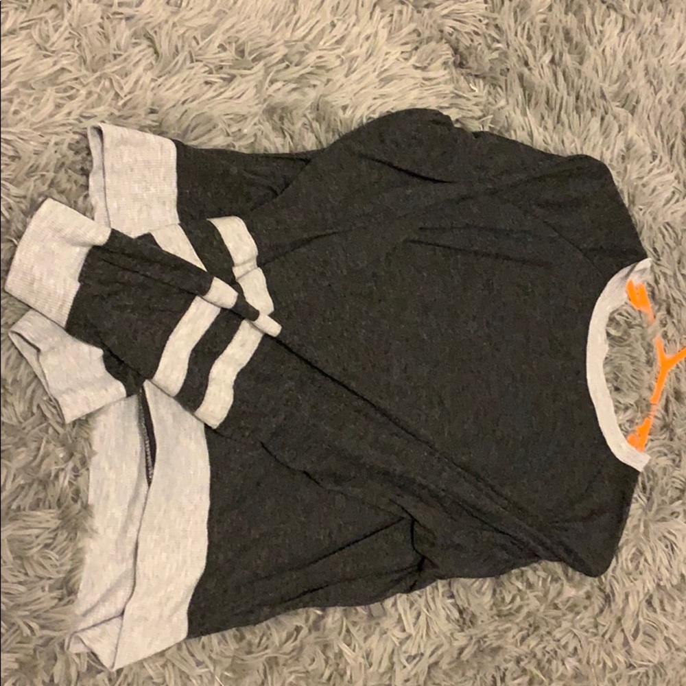 long sleeve gray stitched shirt